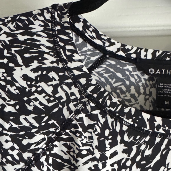 Athleta Patterned Short Sleeve Athletic Top M - Picture 3 of 16